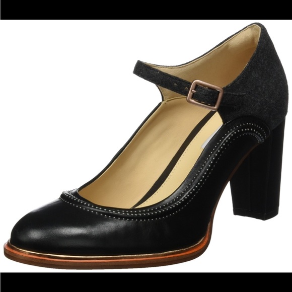 Clarks Black Leather Heels with Tan Accents
Used but good condition 8cm heels - Picture 8 of 8